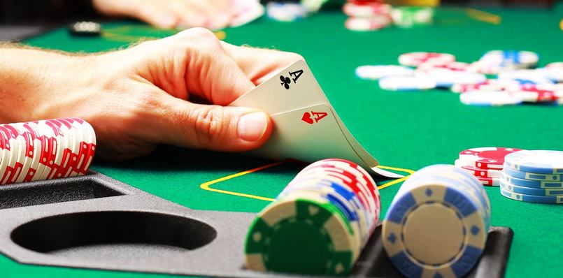 Poker là game bài có tính chiến thuật rất cao